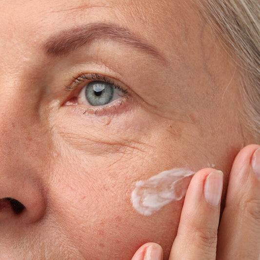 Os melhores cremes para o contorno dos olhos antirrugas: 5 fórmulas que realmente funcionam