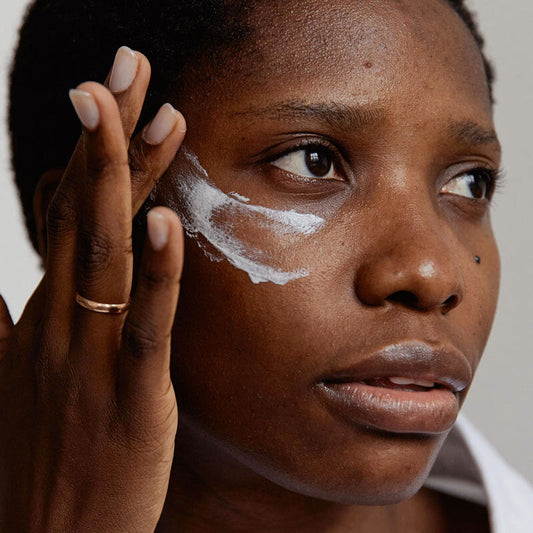 Como encontrar o hidratante certo para pele oleosa